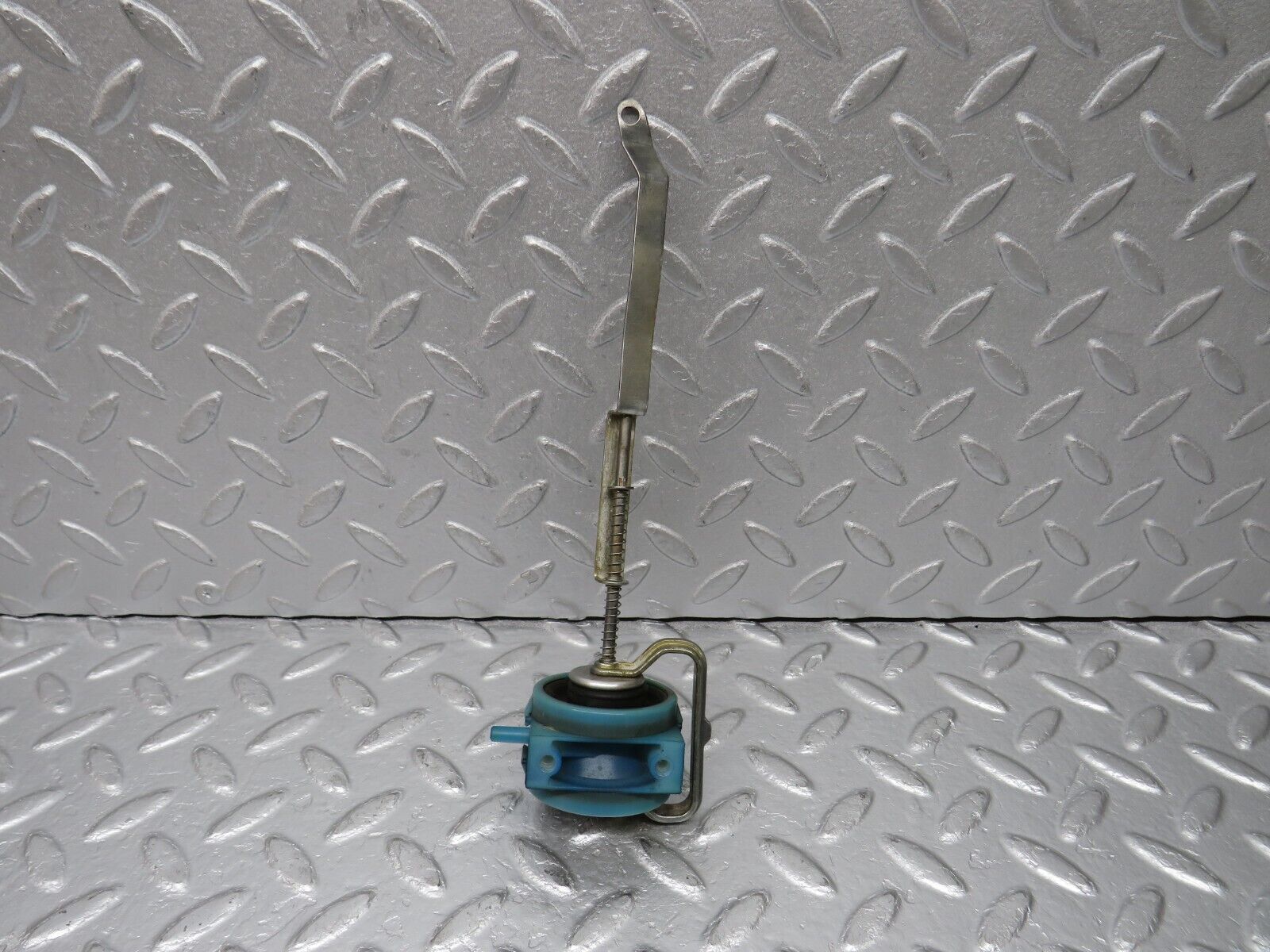 39148 Mercedes-Benz R107 500SL Trunk Lock Vacuum Actuator