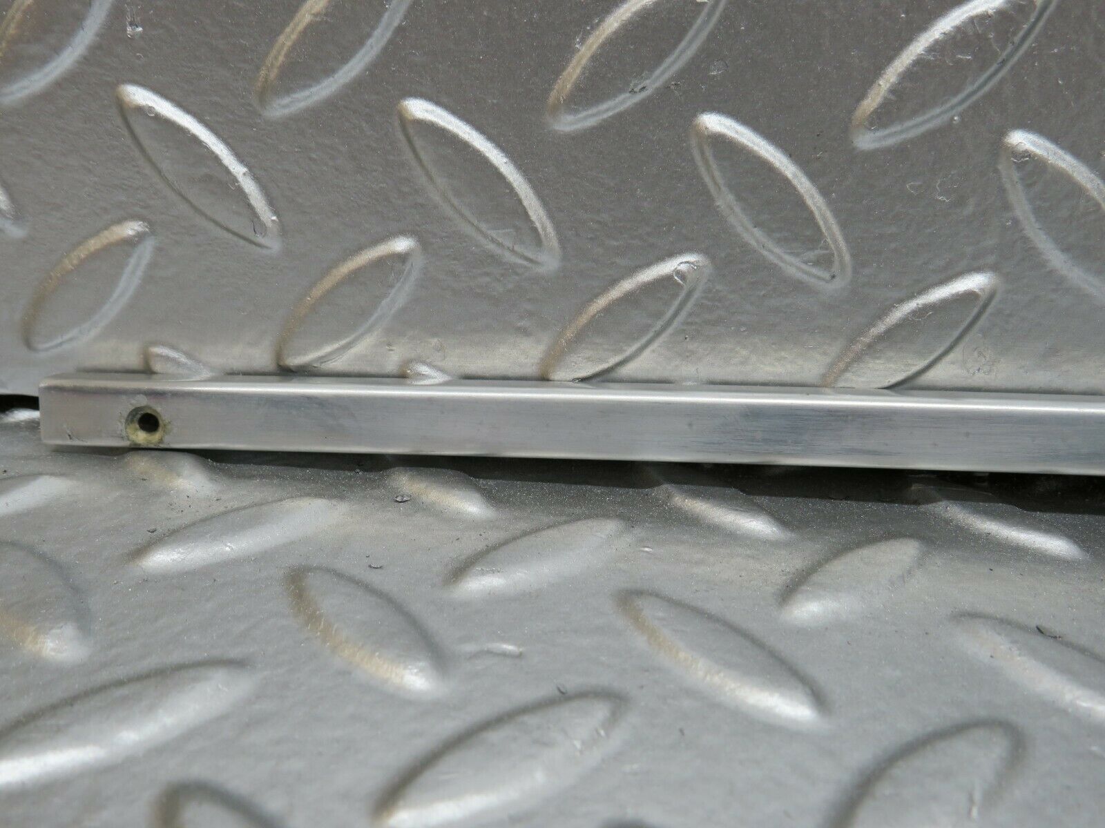 24417 Mercedes-Benz S124 220TE Wagon Sunroof Chrome Trim