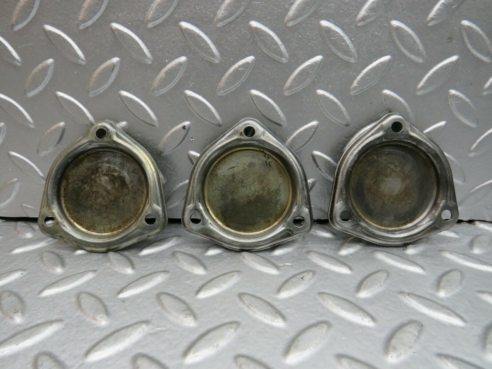 22260 Mercedes-Benz S123 280TE Wagon Camshaft Access Cover Plate