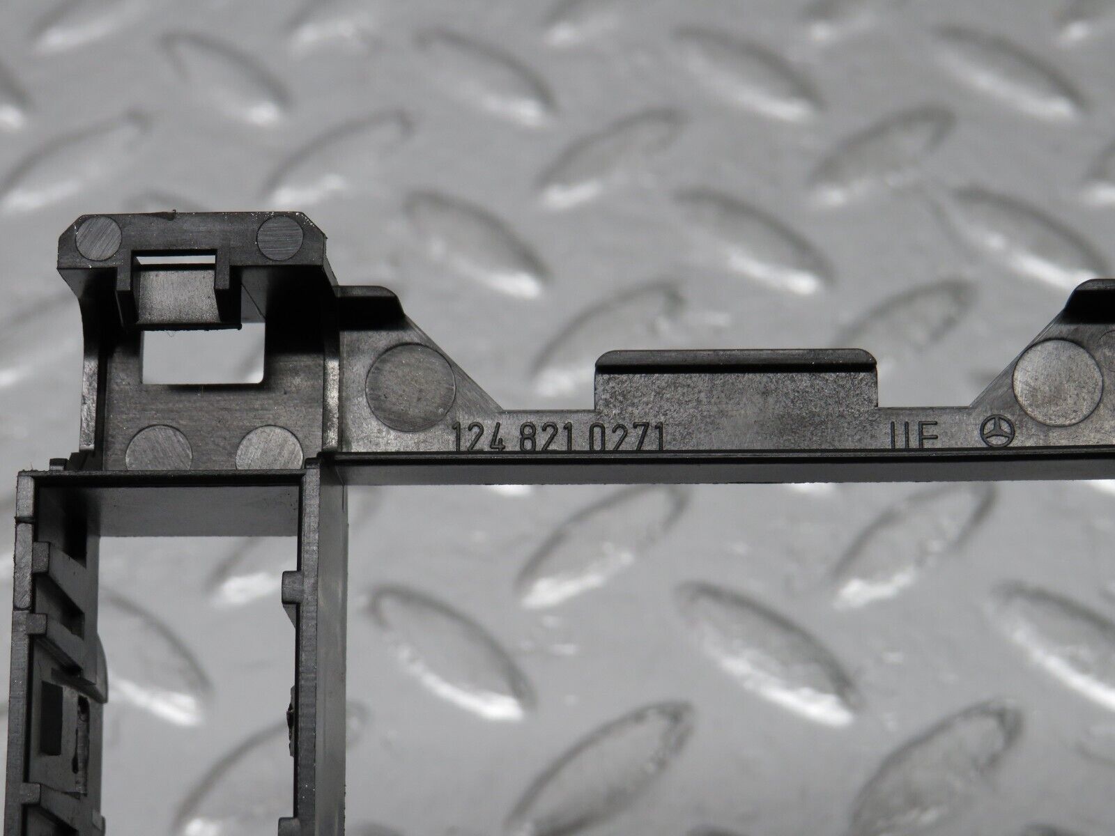 30343 Mercedes-Benz W124 230E Window Regulator Switch Console 1248210271