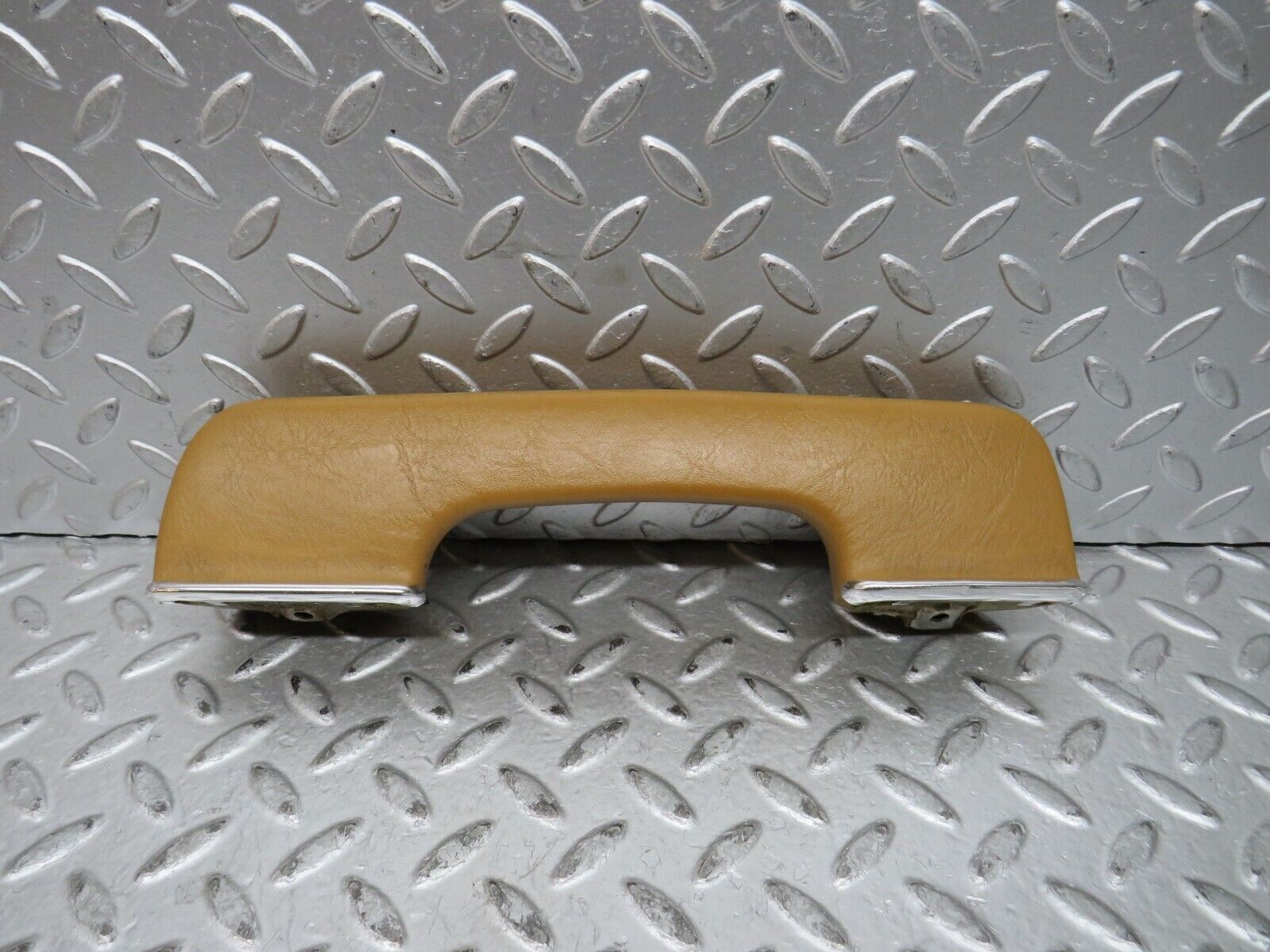 28601 Mercedes-Benz W123 280E  Right Interior Door Handle Palomino 1239702001