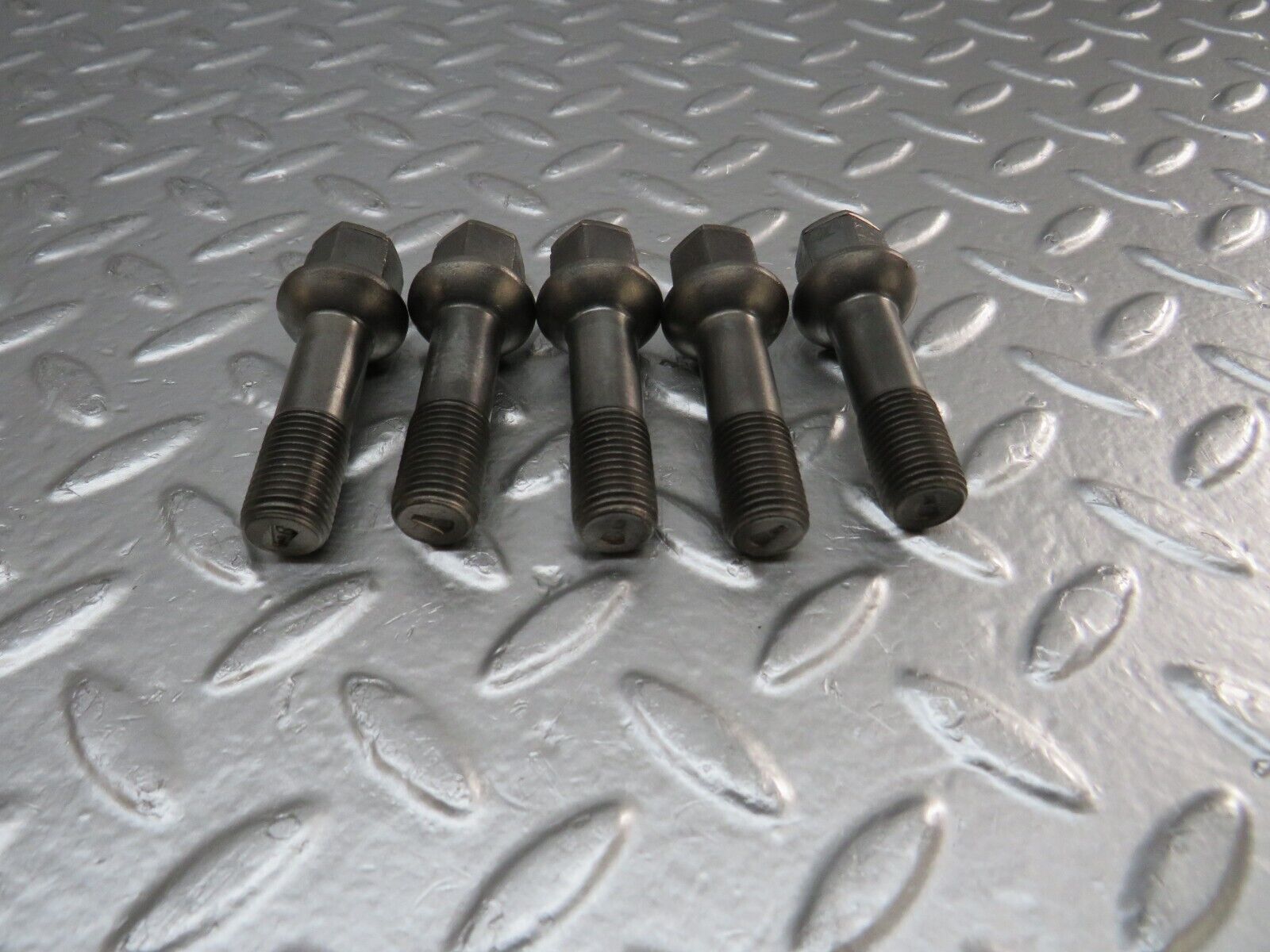 24921 Mercedes-Benz 5x Alloy Wheel Lug Bolt M12x1.5