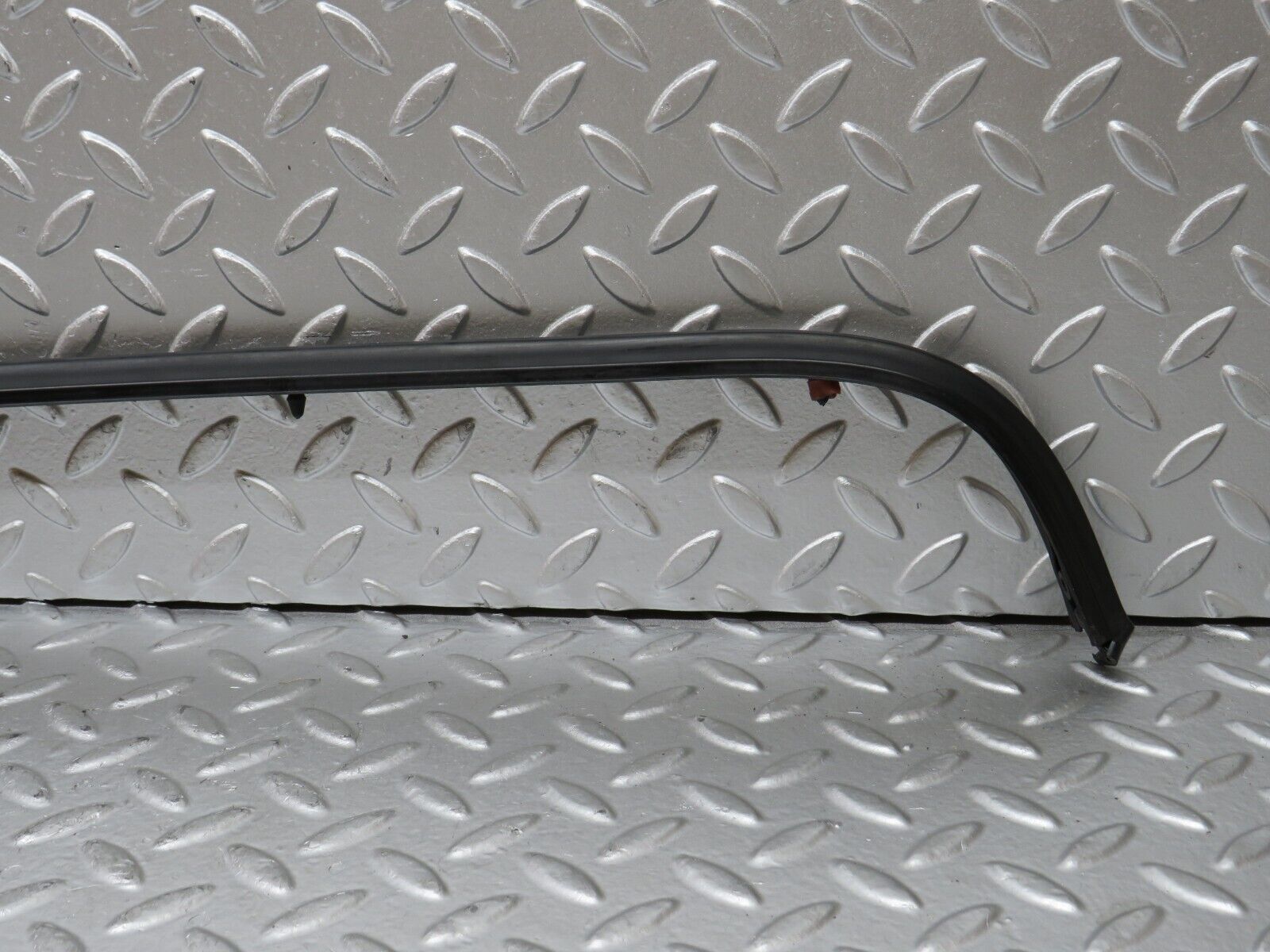 28230 Mercedes-Benz S123 240D Wagon Rear Left Fender Wing Centre Moulding Trim