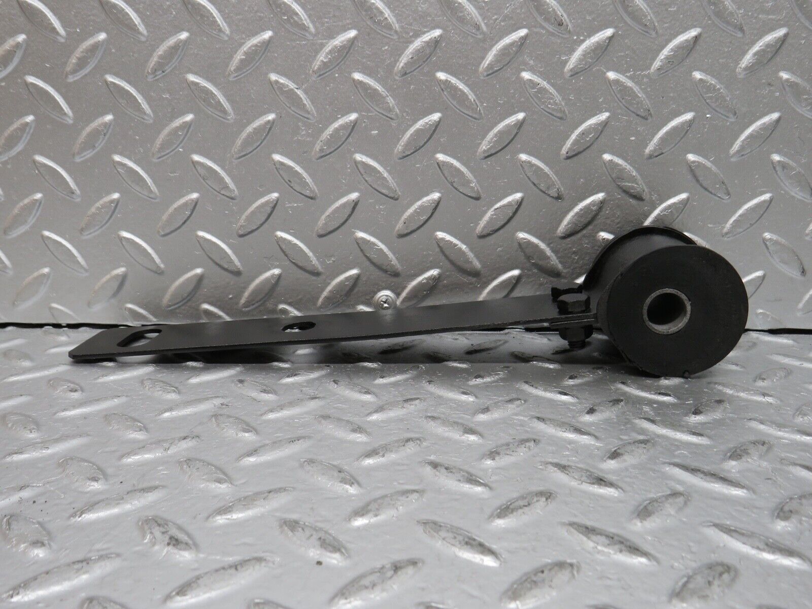 0377 Mercedes-Benz W108 280SE Stabilizer Bar Mounting Front Axle