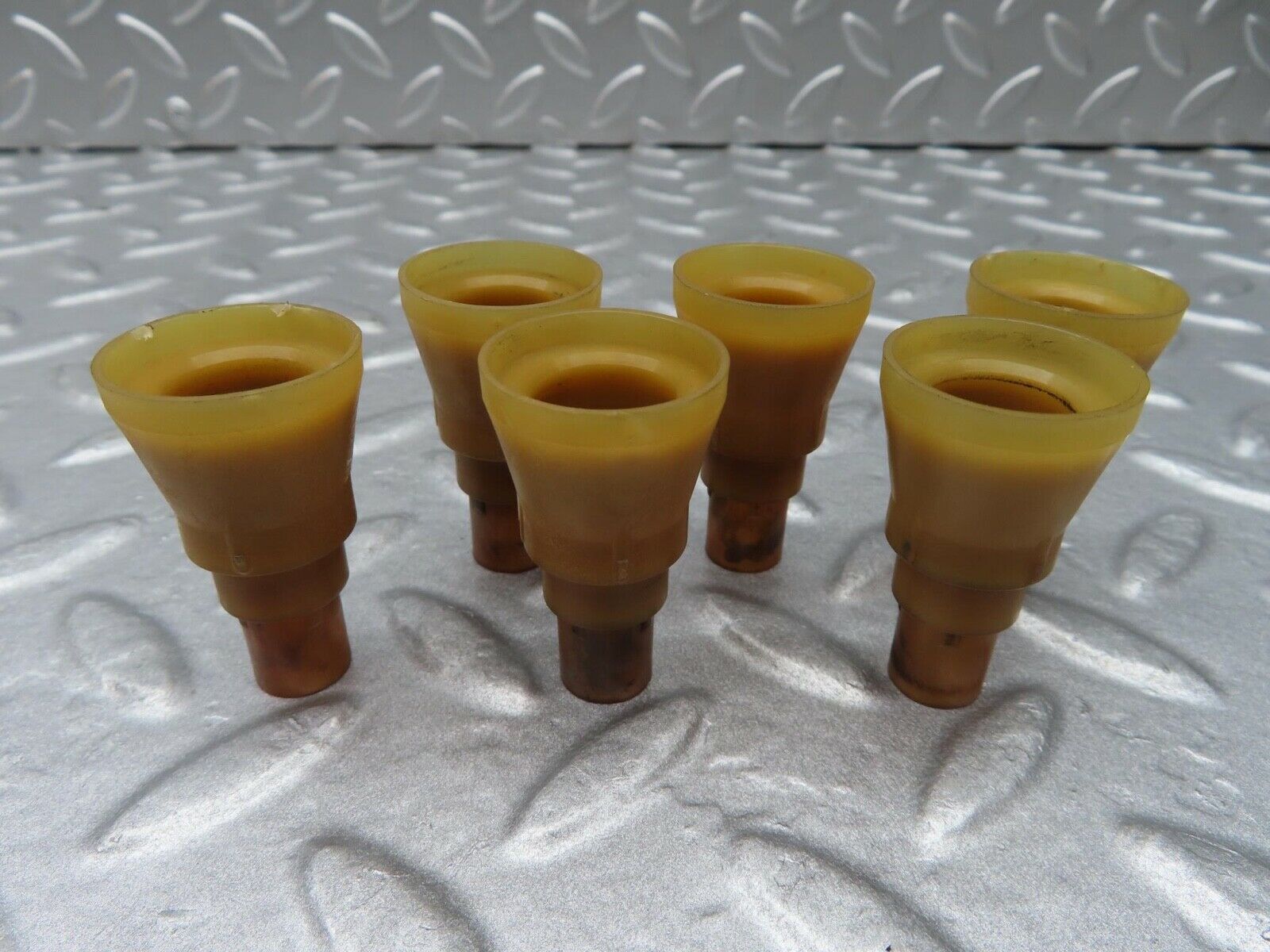 14050 Mercedes-Benz C107 280SLC Fuel Injector Holder Plastic