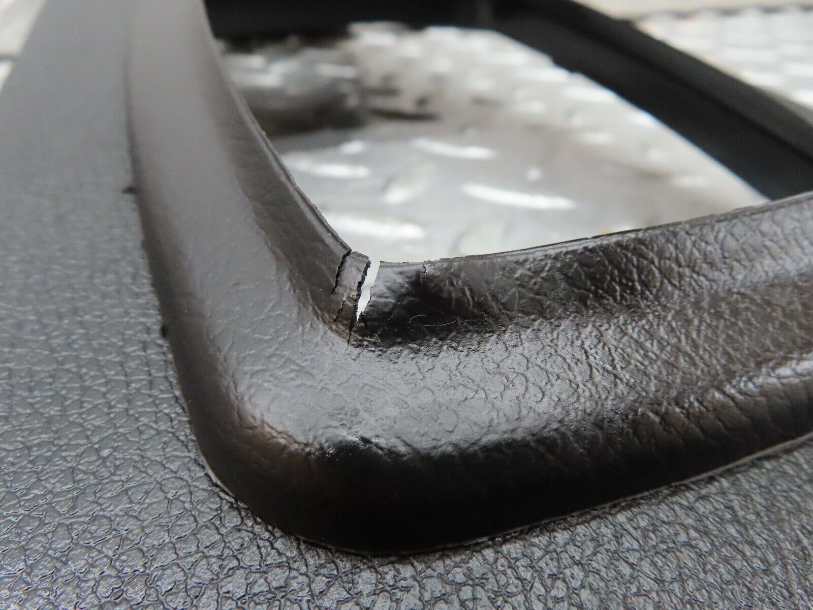 19050 Mercedes-Benz W123 300D Centre Console Gear Shift Cover Panel 1236830036