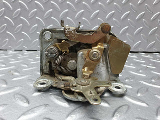 12284 Mercedes-Benz W108 280SE 3.5 Front Right Door Lock Mechanism