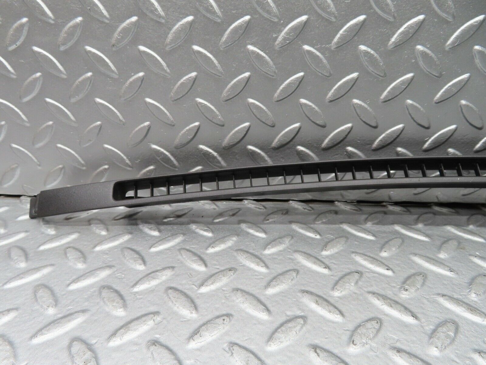 19983 Mercedes-Benz R129 300SL Coupe Windscreen Defroster Air Vent 1296890380