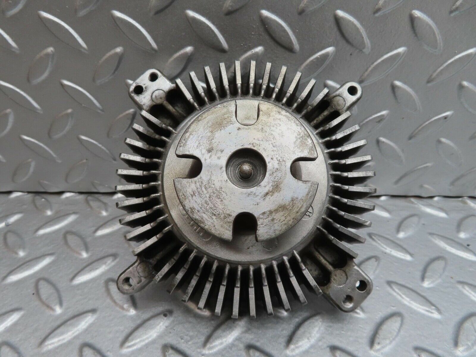13720 Mercedes-Benz R107 450SL Engine Cooling Fan Clutch 1162000122