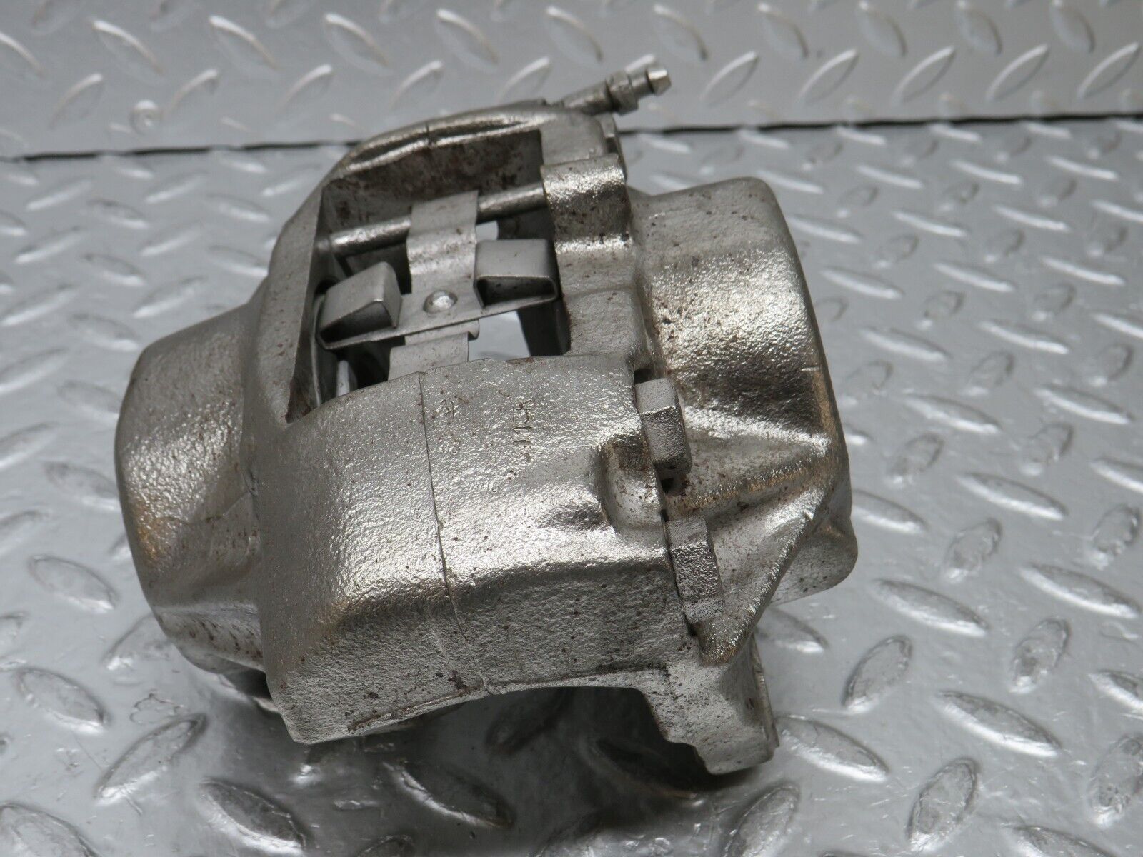 32222 Mercedes-Benz W123 230E Front Left Brake Caliper Ate 60
