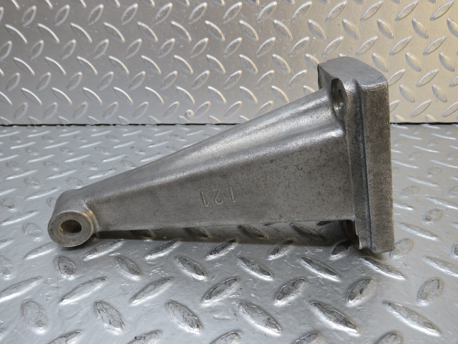 0314 Mercedes-Benz W110 Engine Mount Bracket 1212234604