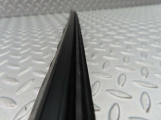 6094 Mercedes-Benz W126 380SE Inner Window Weatherstrip Seal Front Right