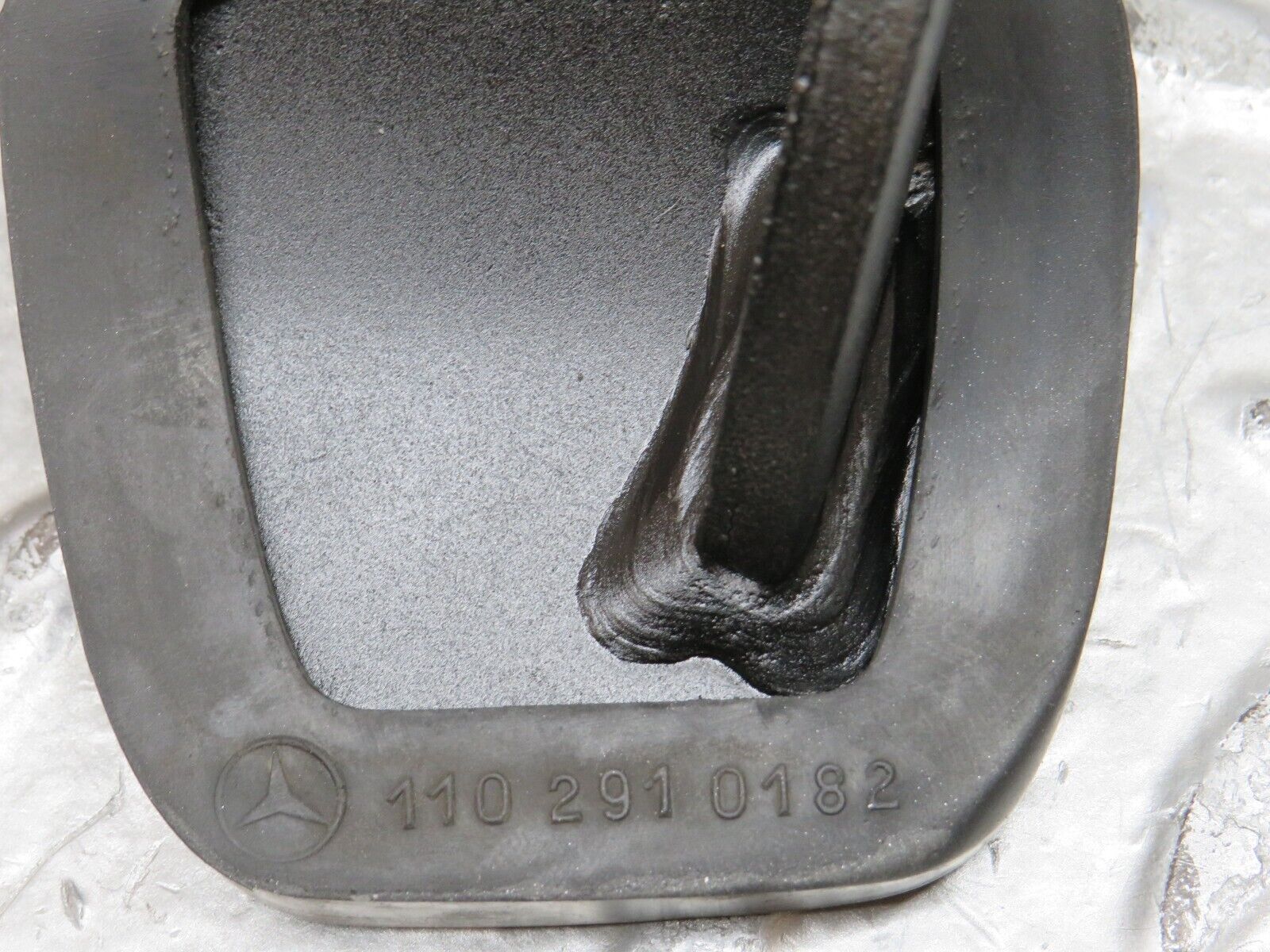 28389 Mercedes-Benz S123 240D Wagon Brake Pedal With Rubber 1102910182