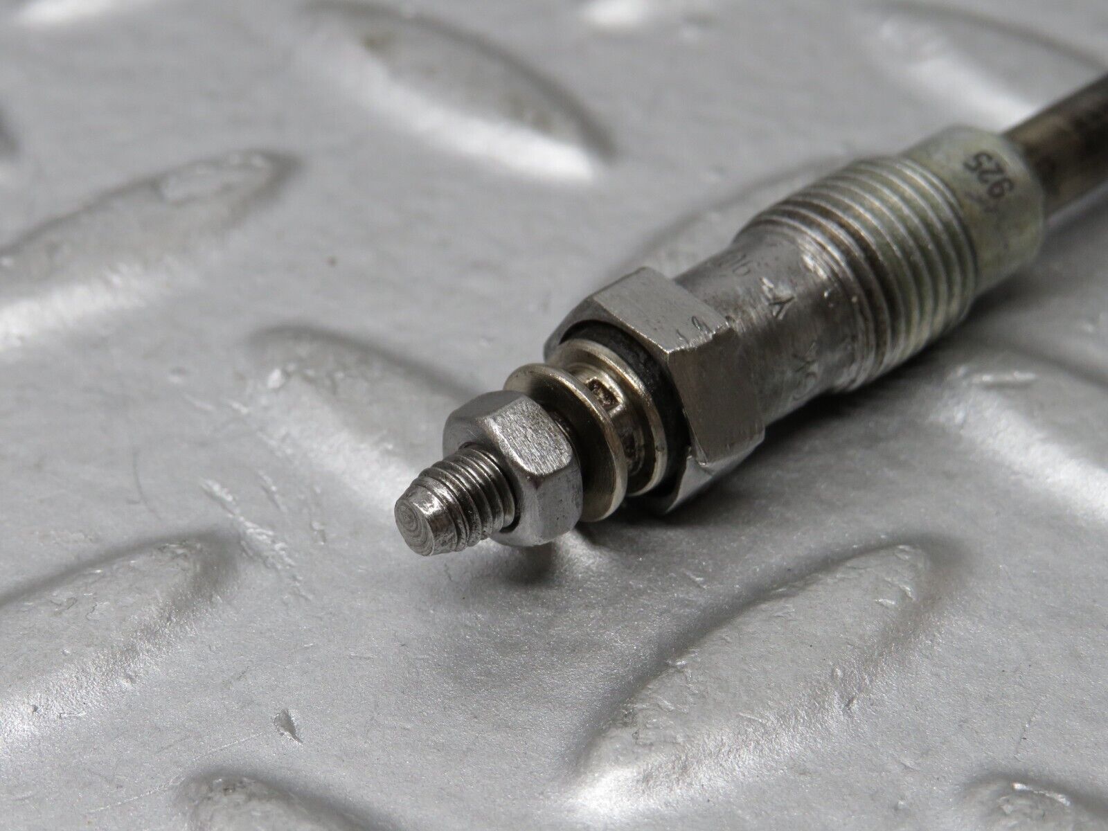 35887 Mercedes-Benz 240D OM616.912 Glow Plug NGK Y-902R