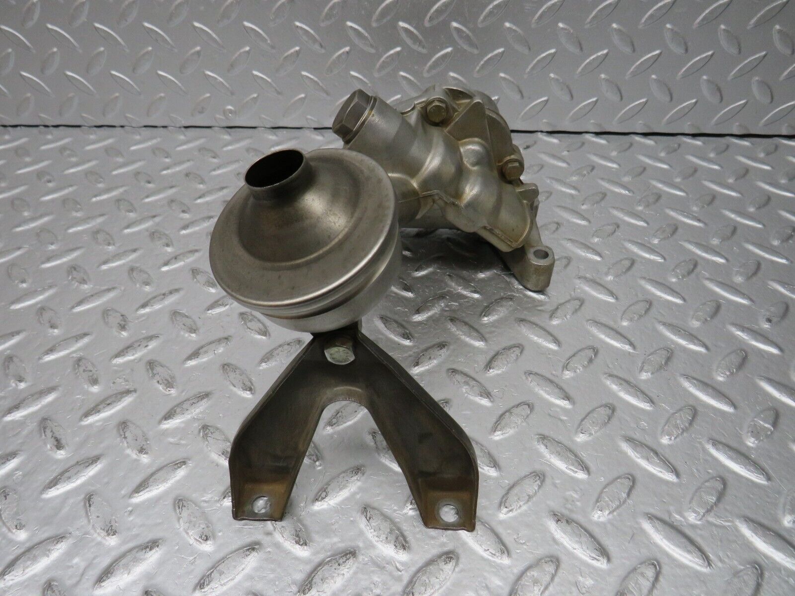 32711 Mercedes-Benz S124 300TE Wagon Oil Pump 6031810320 1031810001