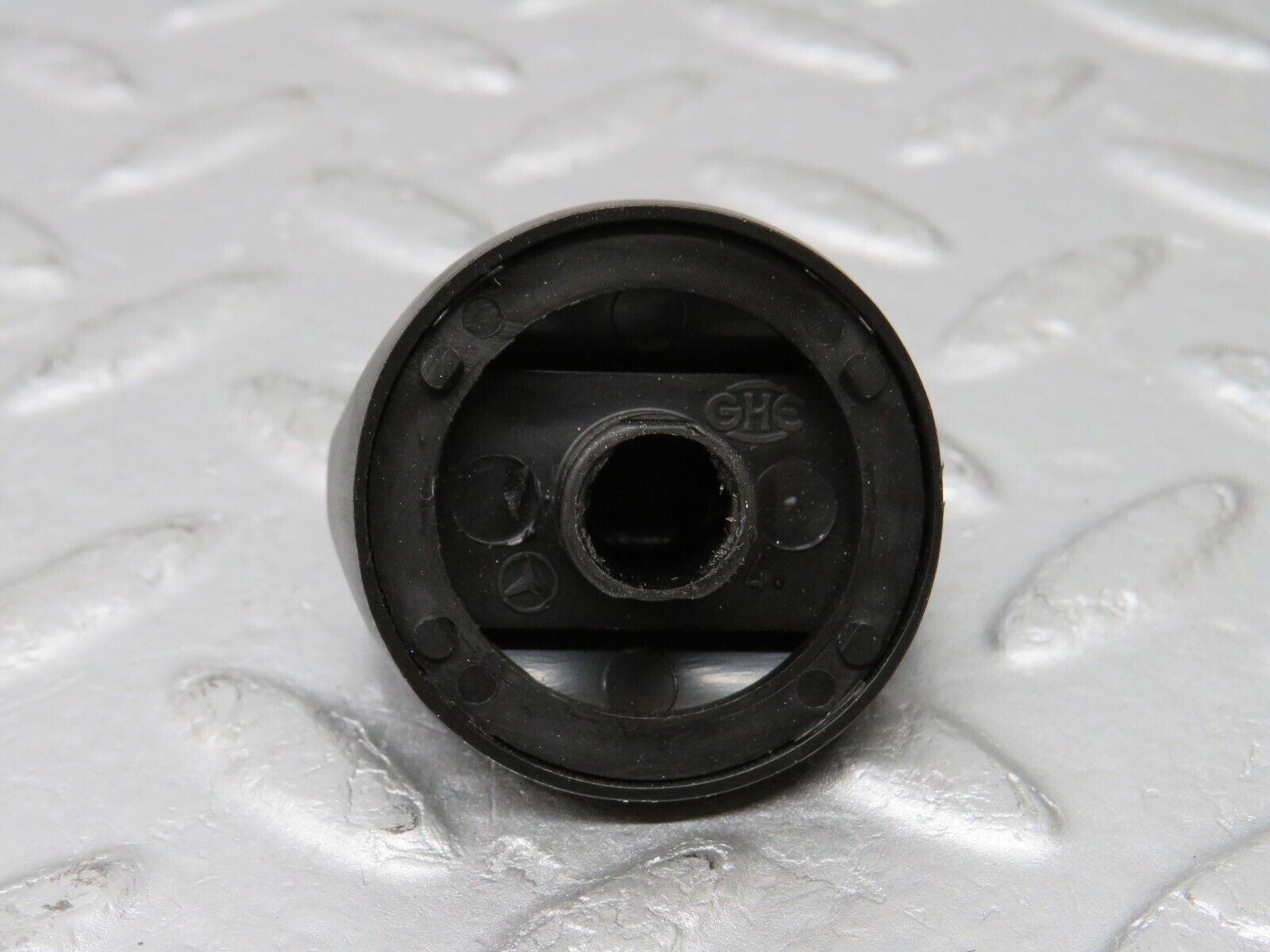 36706 Mercedes-Benz W201 190E 2.0L Heater Control Knob Set