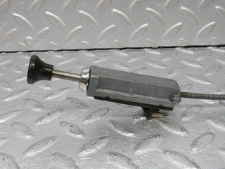 40453 Mercedes-Benz W110 230 Carburettor Choke Cable Pull Switch