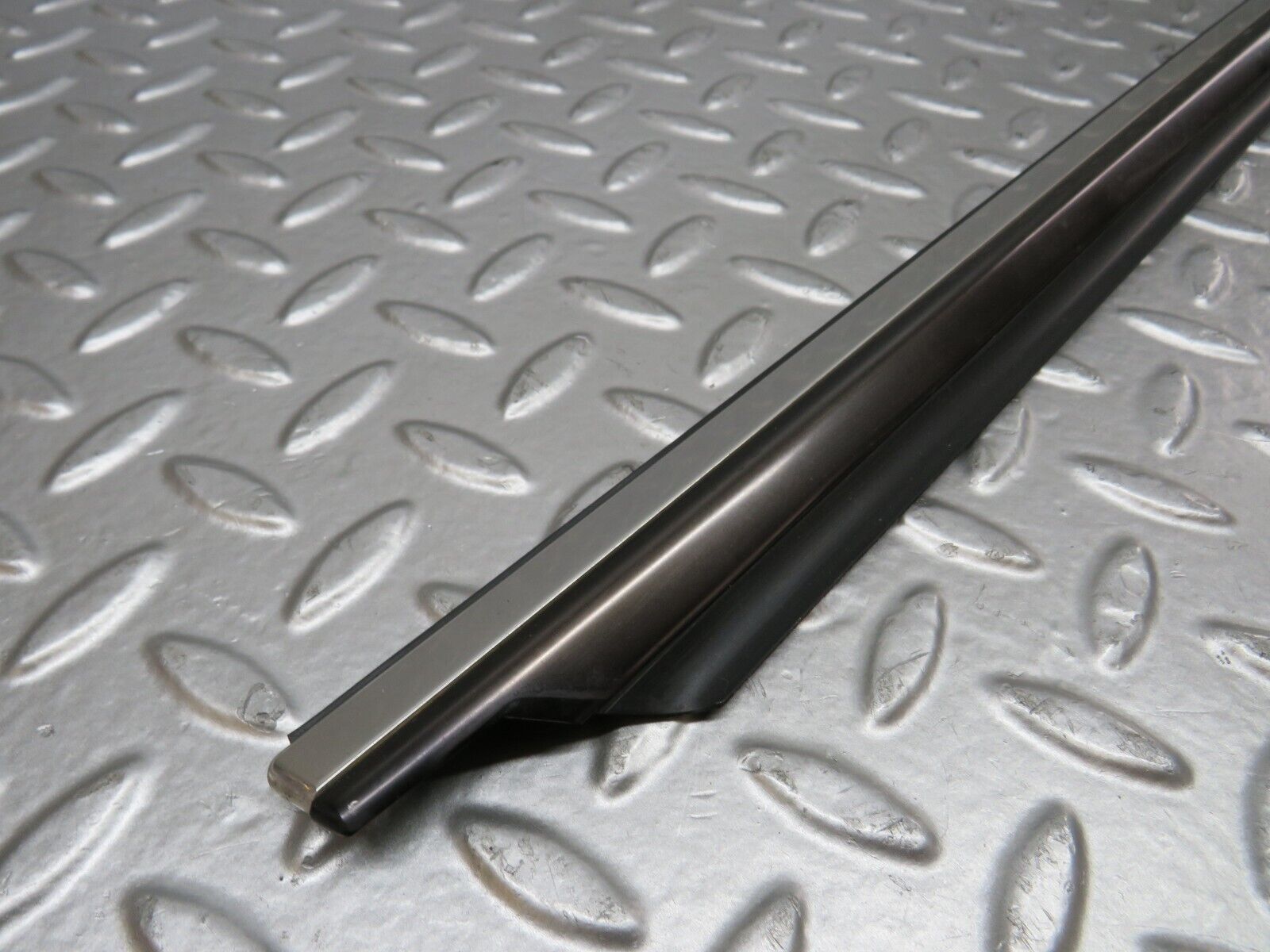 24888 Mercedes-Benz W140 SEL320 LWB Rear Left Door Moulding Trim