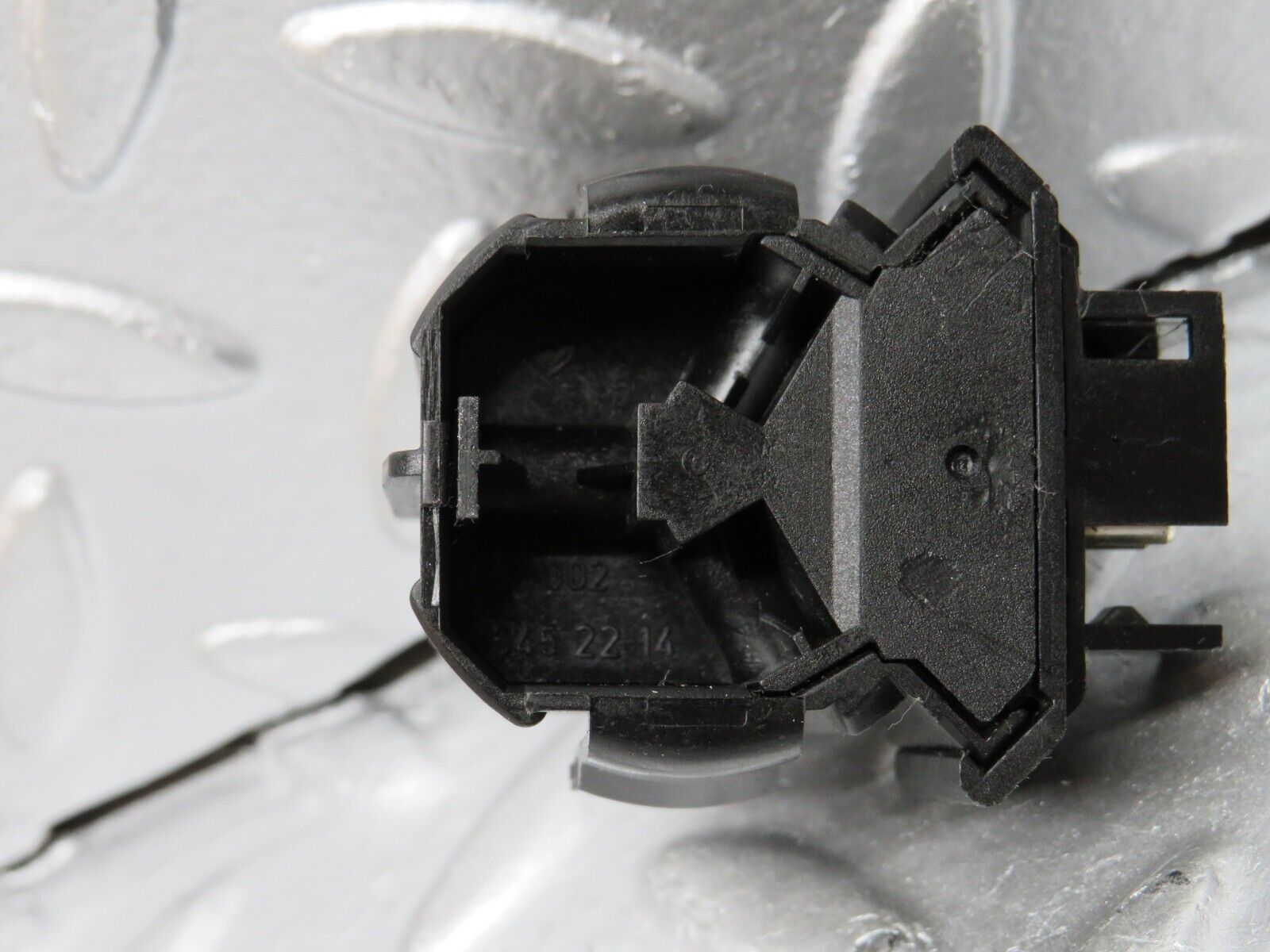 29541 Mercedes-Benz W124 230E Kick Down Switch 0025452214