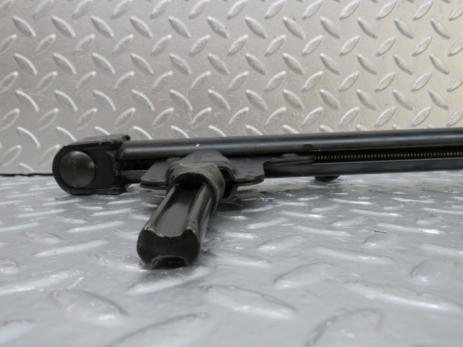 34118 Mercedes-Benz W124 260E Car Jack 1245830115