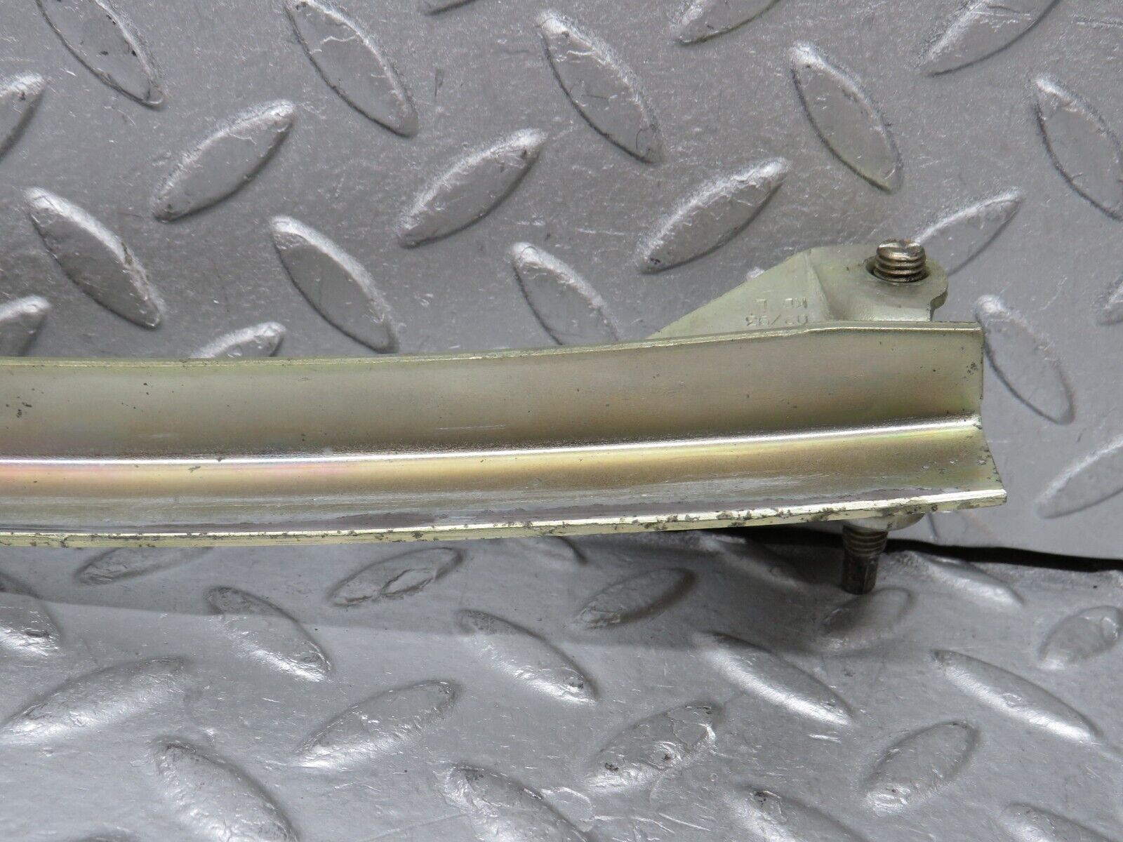 37799 Mercedes-Benz A124 320E Cabriolet Front Right Window Channel