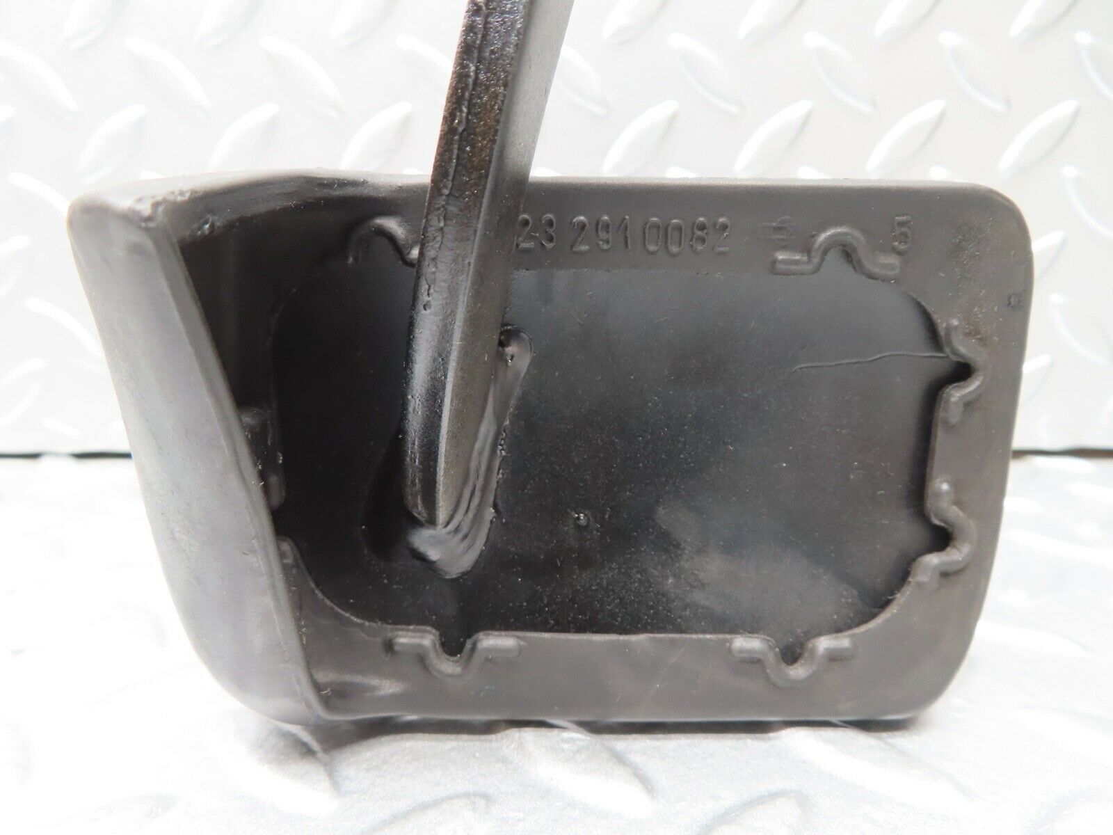 16965 Mercedes-Benz C123 280CE Coupe Brake Pedal With Rubber 1232910082