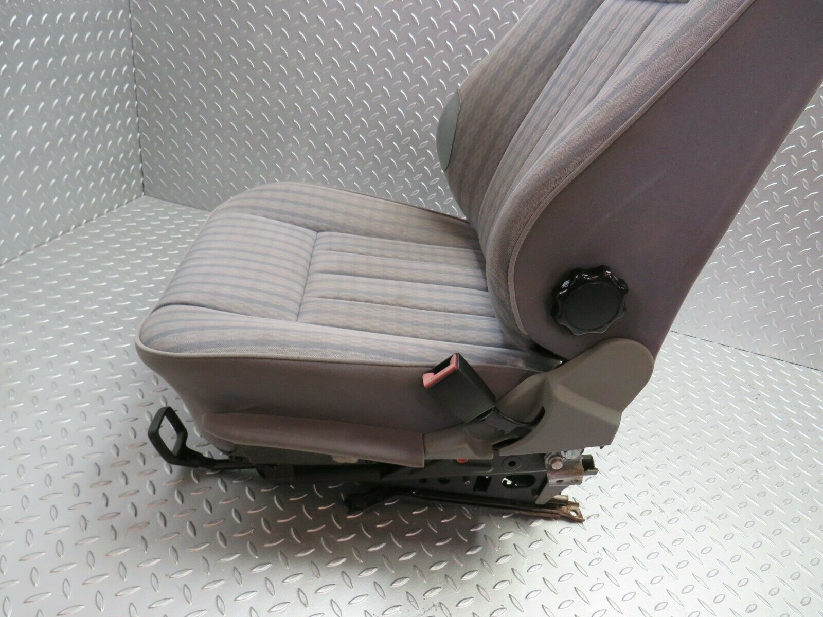 24371 Mercedes-Benz S124 220TE Wagon Front Right Seat