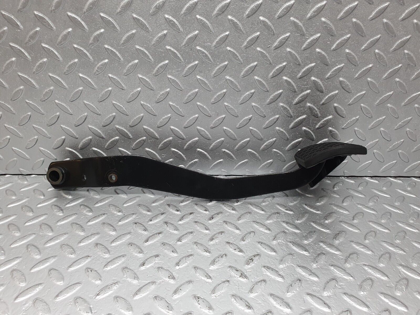 41083 Mercedes-Benz W126 300SE Brake Pedal With Rubber 1232910082