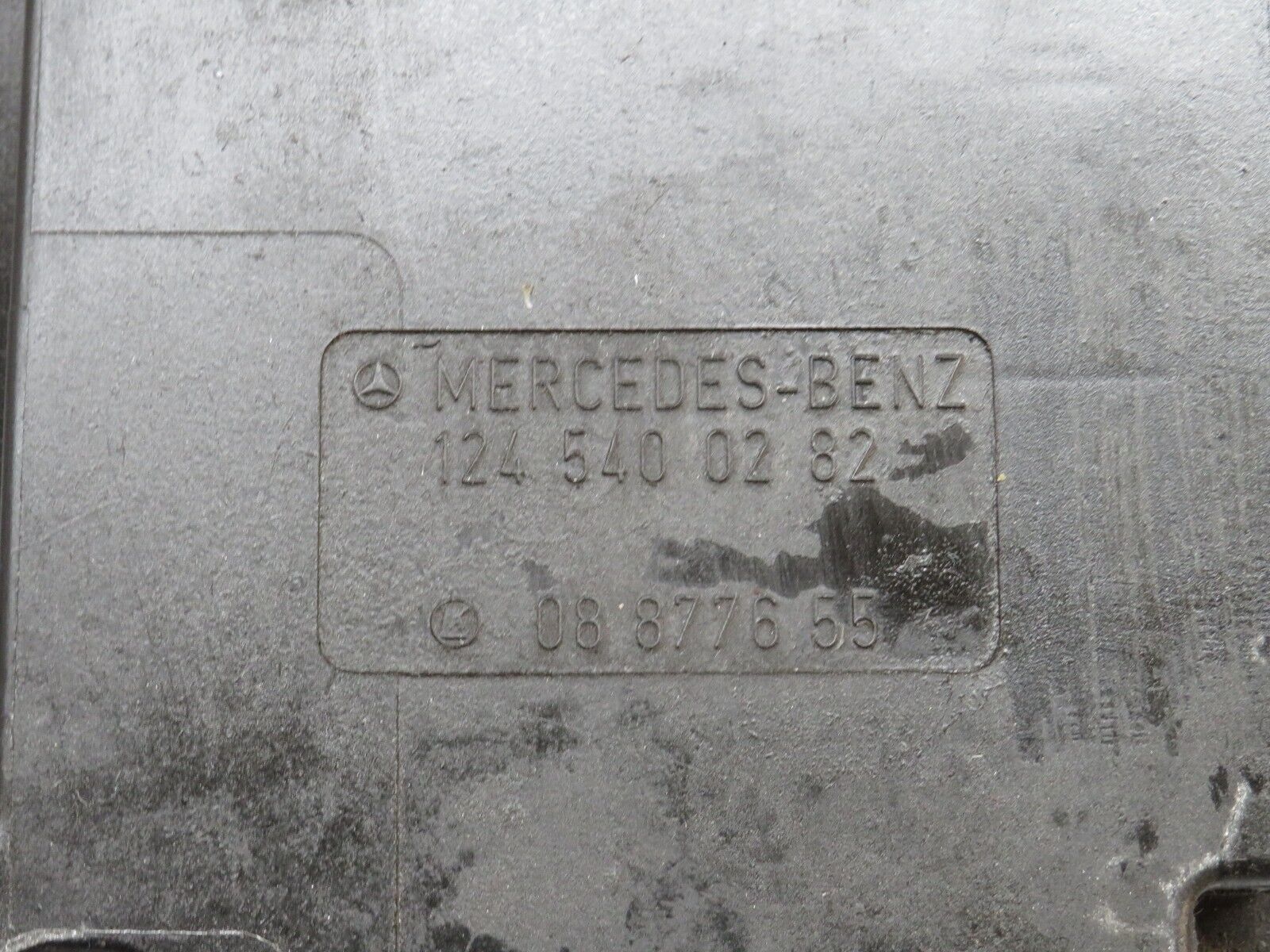 29329 Mercedes-Benz W124 230E Fuse Box 1245401850 1245400282 1245400182