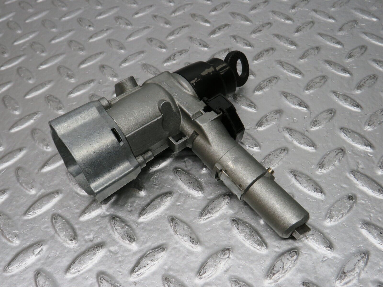 31513 Mercedes-Benz S124 300TE Wagon Steering Lock Ignition Switch With Key