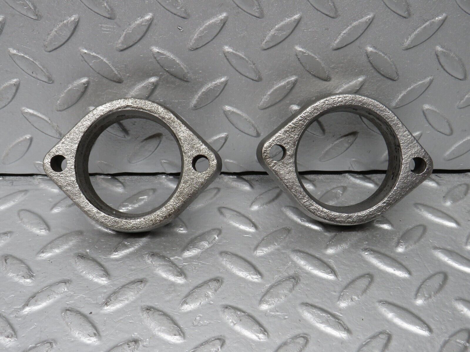 38126 Mercedes-Benz A124 320E Cabriolet Exhaust Flange 2x