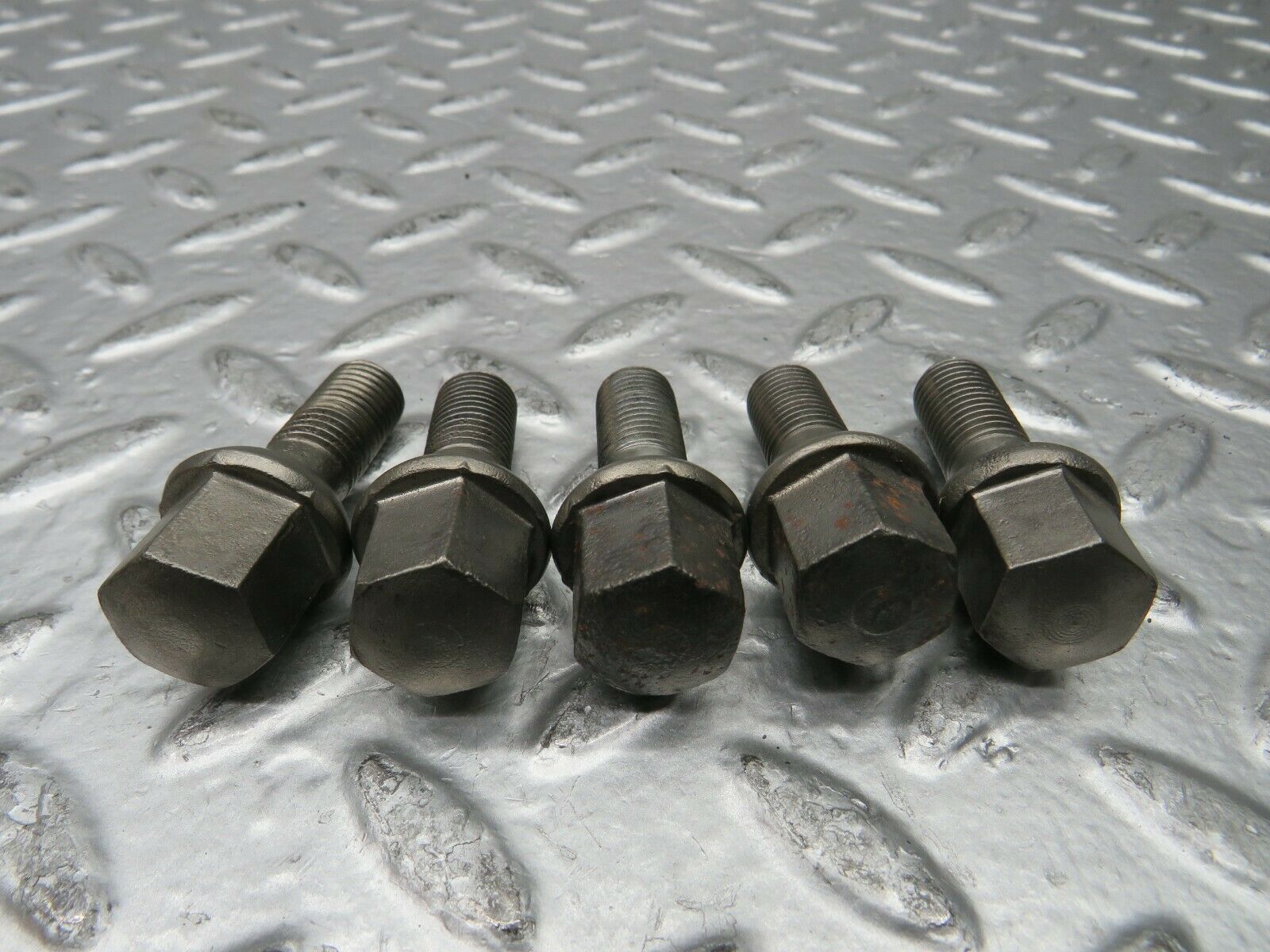 22925 Mercedes-Benz 5x Alloy Wheel Lug Bolt M12x1.5
