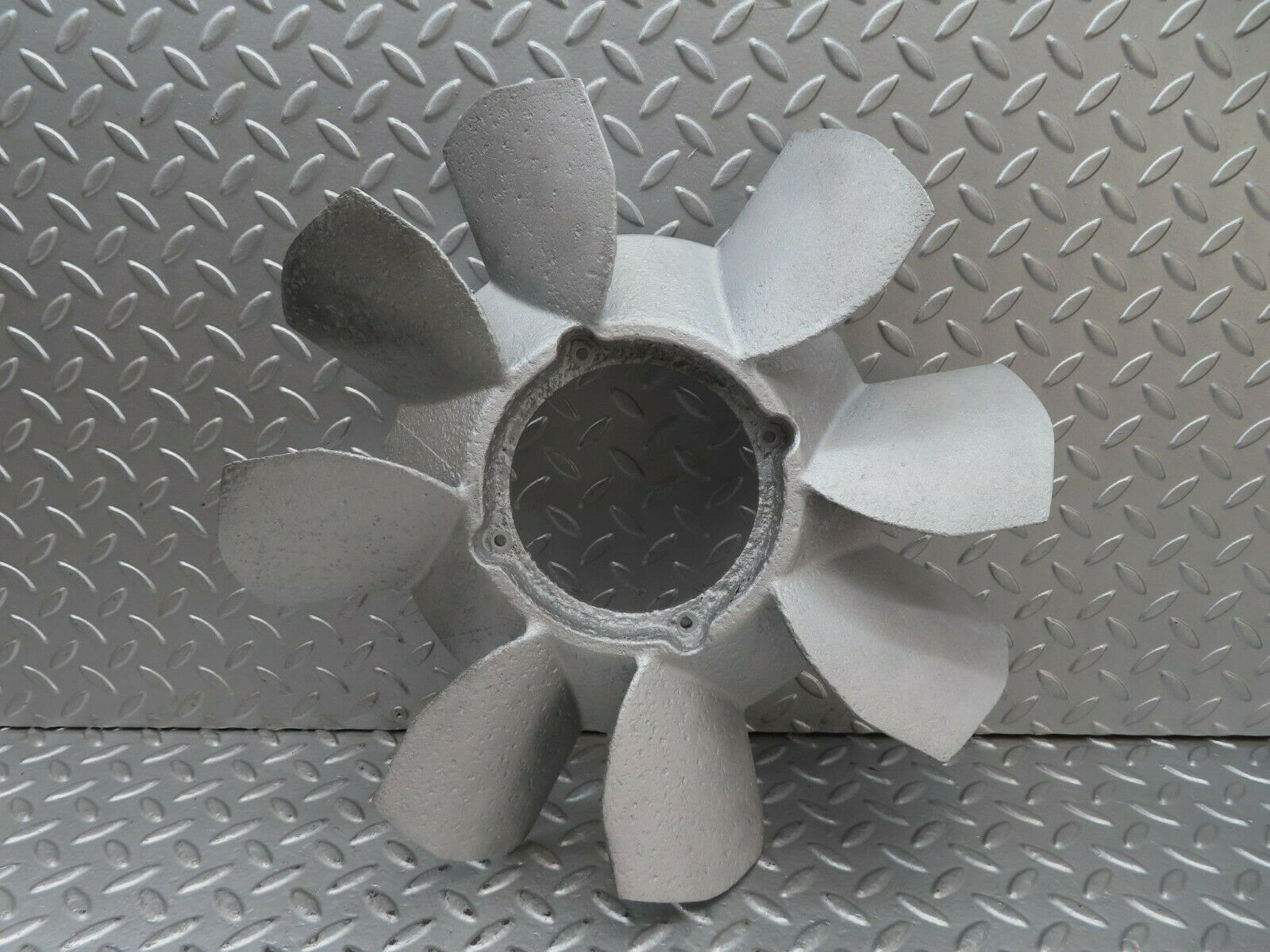 15661 Mercedes-Benz R107 450SL Engine Cooling Fan