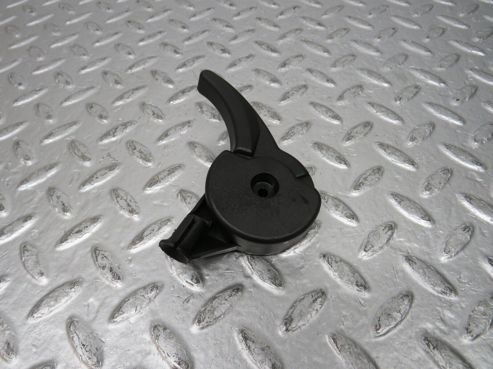 31601 Mercedes-Benz W201 190LE 1.8L Hood Opener Bonnet Opener Release