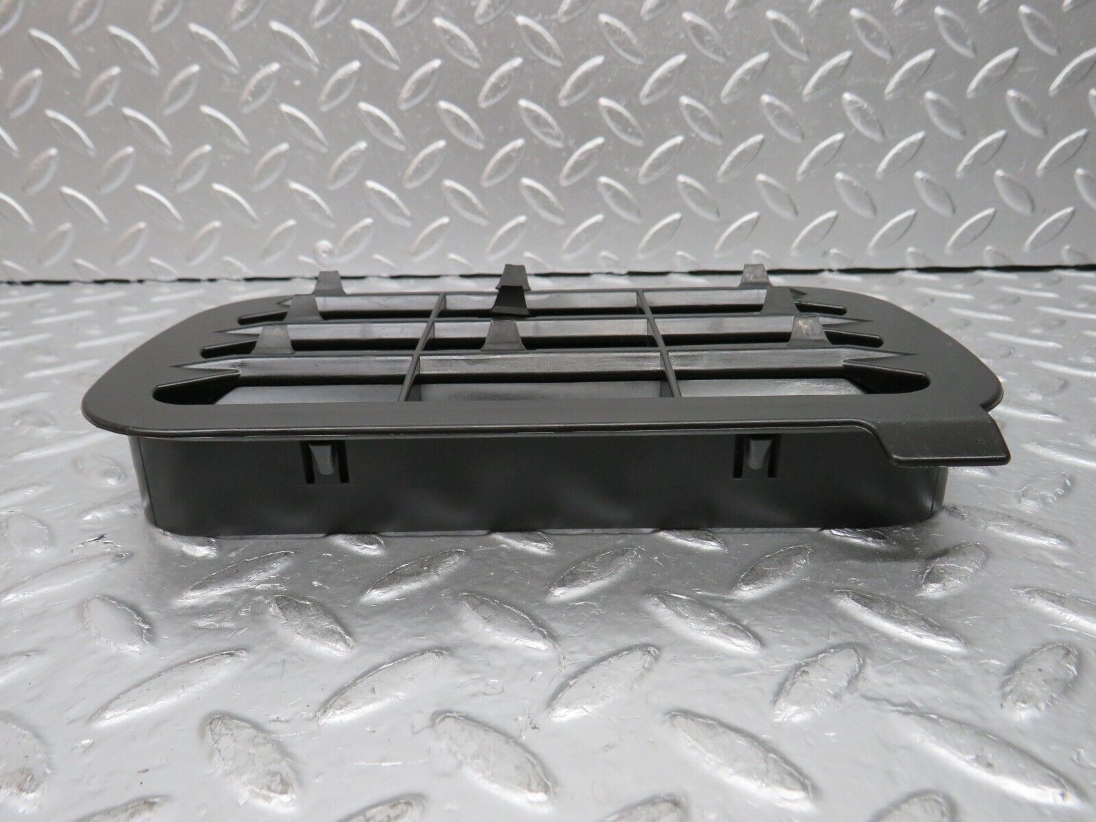 30374 Mercedes-Benz W124 230E Rear Air Intake Vent Left 1248370230