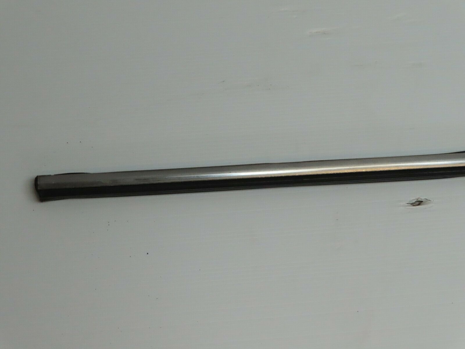 4826 Mercedes-Benz W114 280CE Coupe Centre Fender Wing Chrome Trim Rear Left