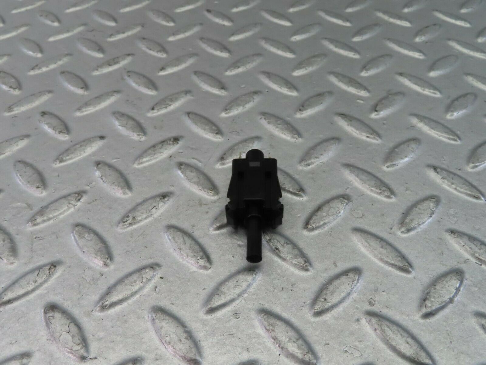 9461 Mercedes-Benz C124 300CE Coupe Door Contact Switch 0015458714
