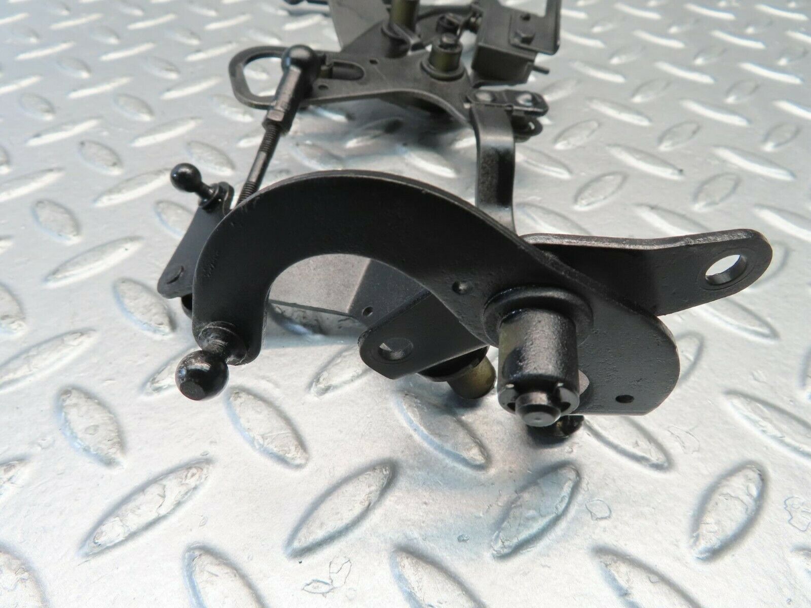 10922 Mercedes-Benz W123 230E Throttle Linkage