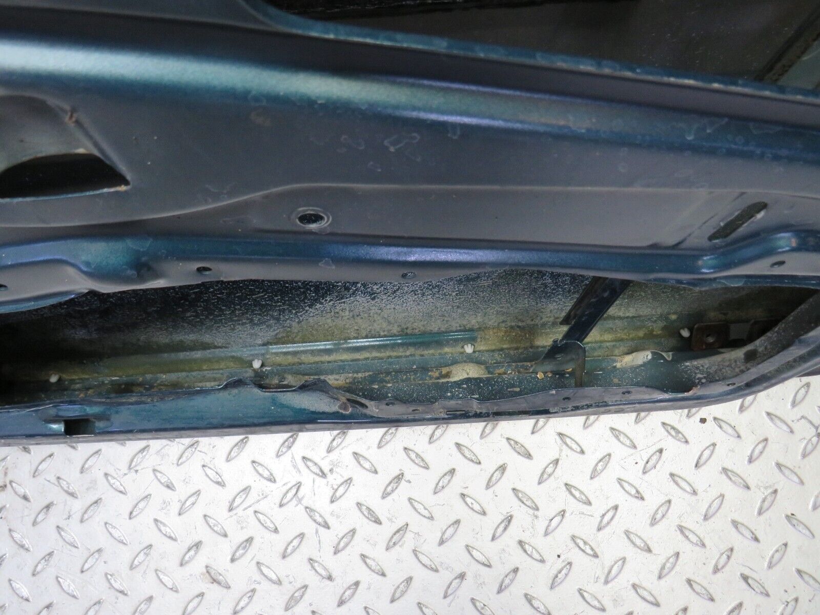 27732 Mercedes-Benz S124 300TE Wagon Front Right Door