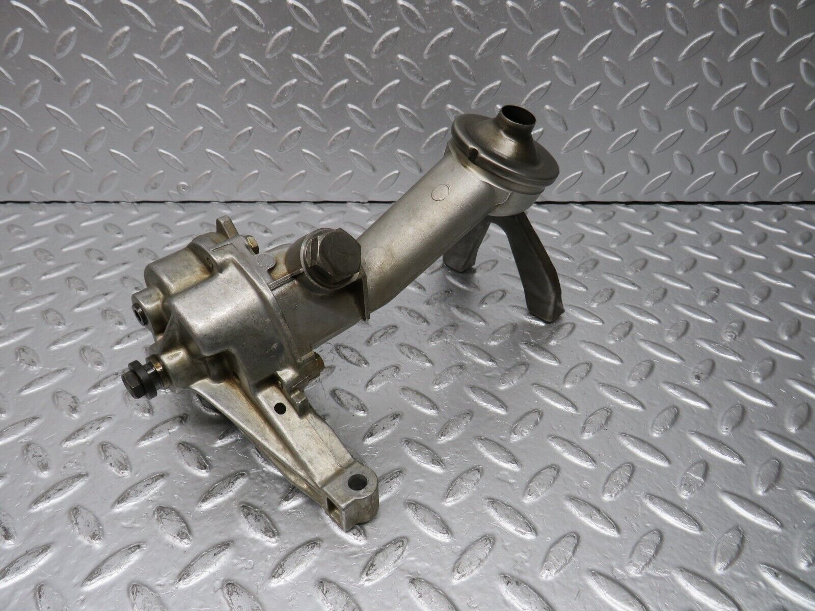 32711 Mercedes-Benz S124 300TE Wagon Oil Pump 6031810320 1031810001