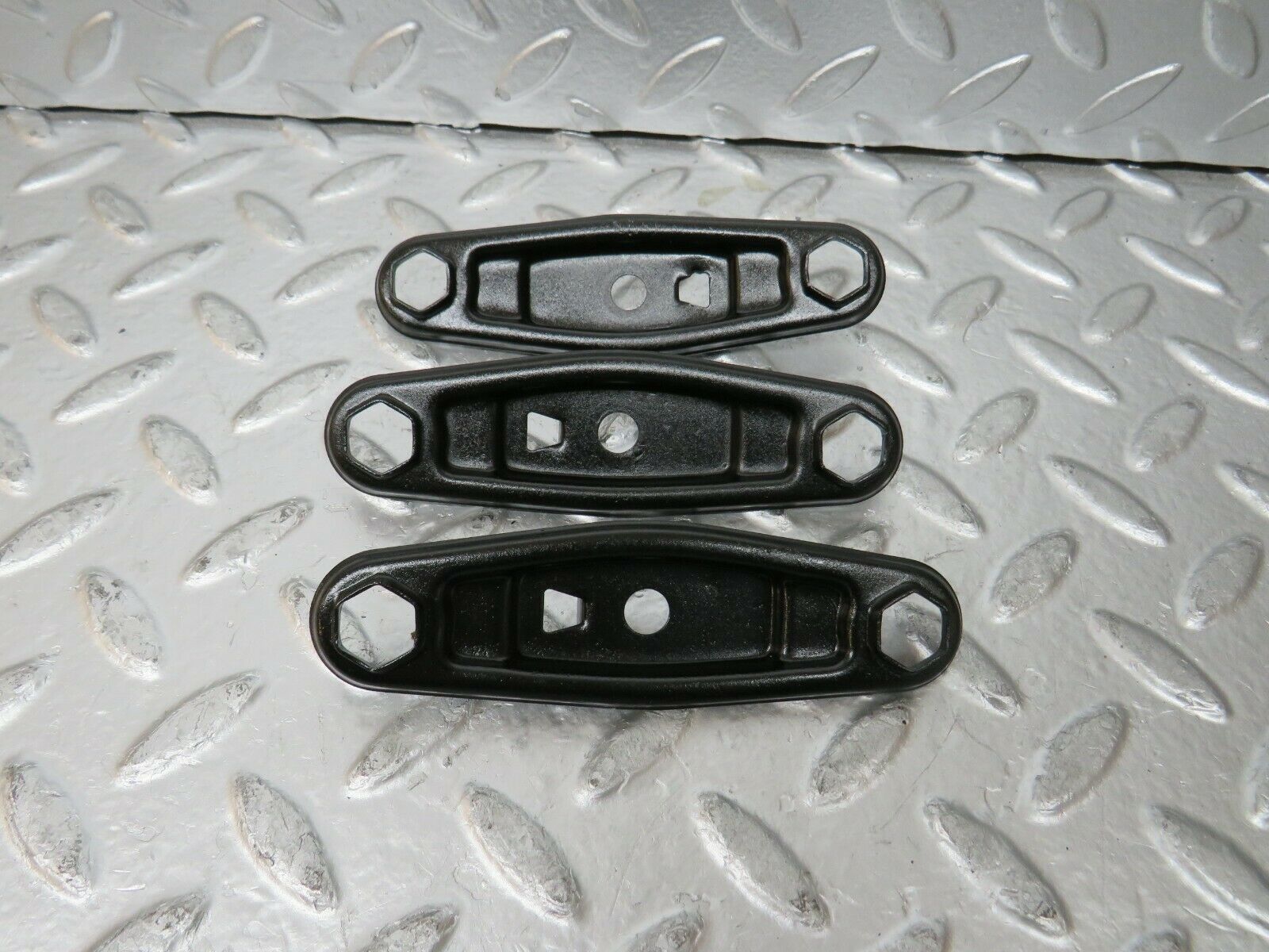 24165 Mercedes-Benz W123 280E Fuel Injector Bracket 3x