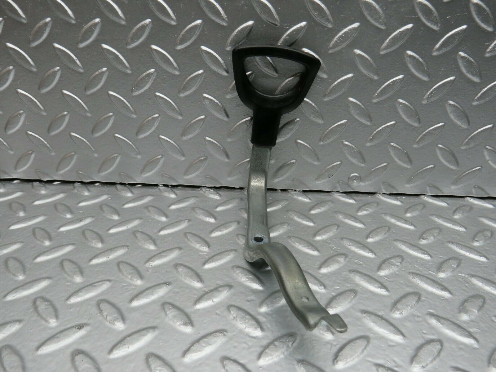 22303 Mercedes-Benz S123 280TE Wagon Front Right Height Adjusting Handle