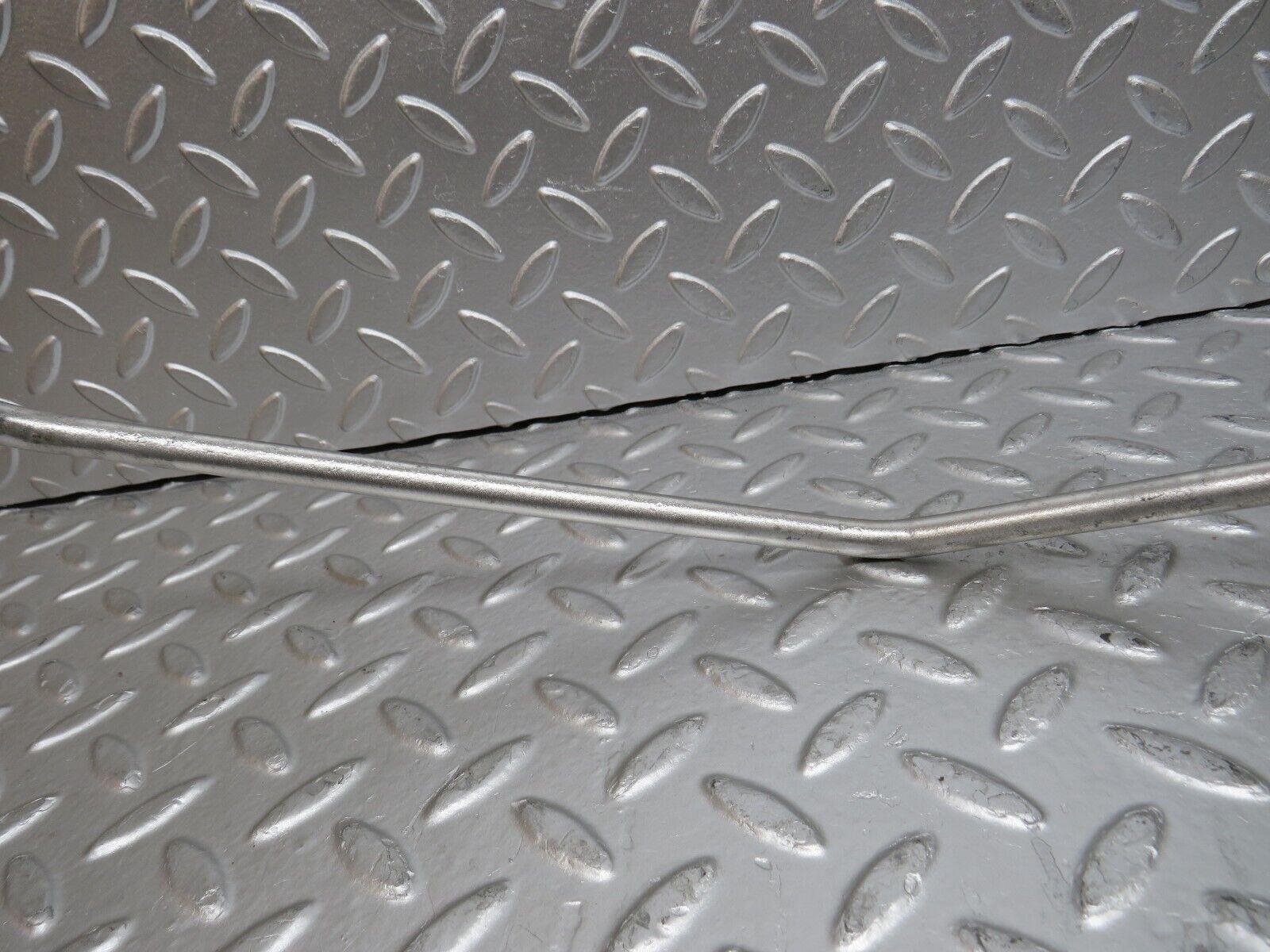 31316 Mercedes-Benz S124 Wagon 220TE Wagon Air Conditioning Hose Pipe