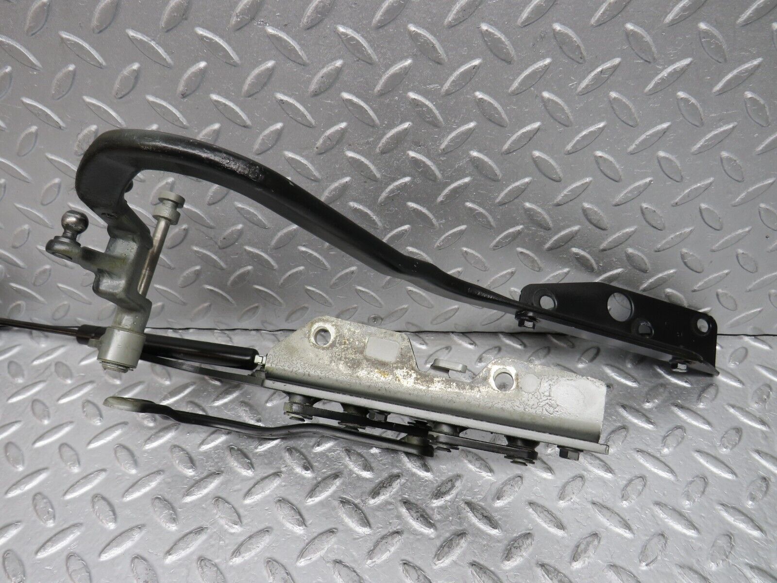 37852 Mercedes-Benz A124 320E Cabriolet Trunk Boot Soft Top Hinge Right Side