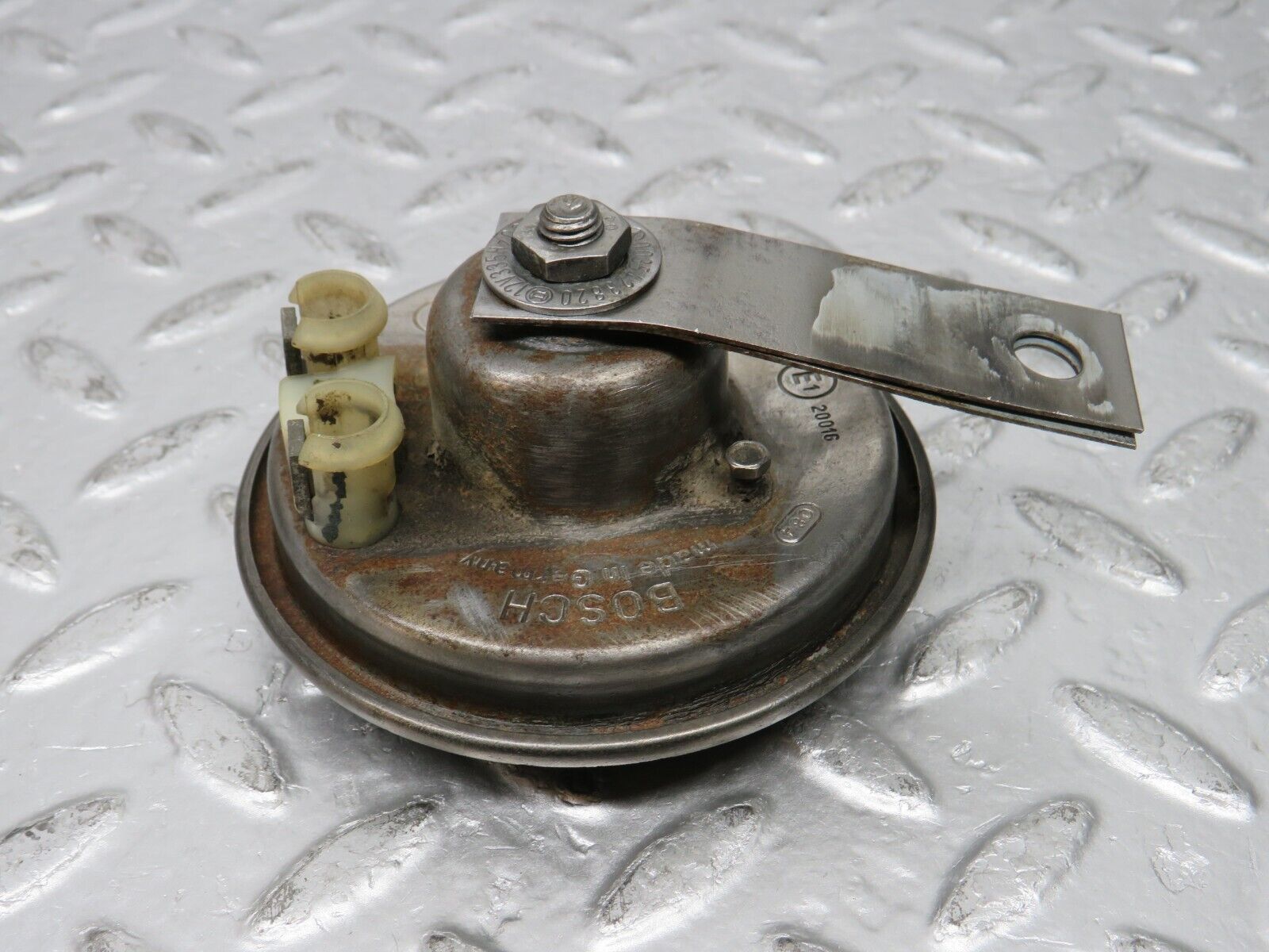 30871 Mercedes-Benz W201 190E 2.0L Horn Bosch 20016