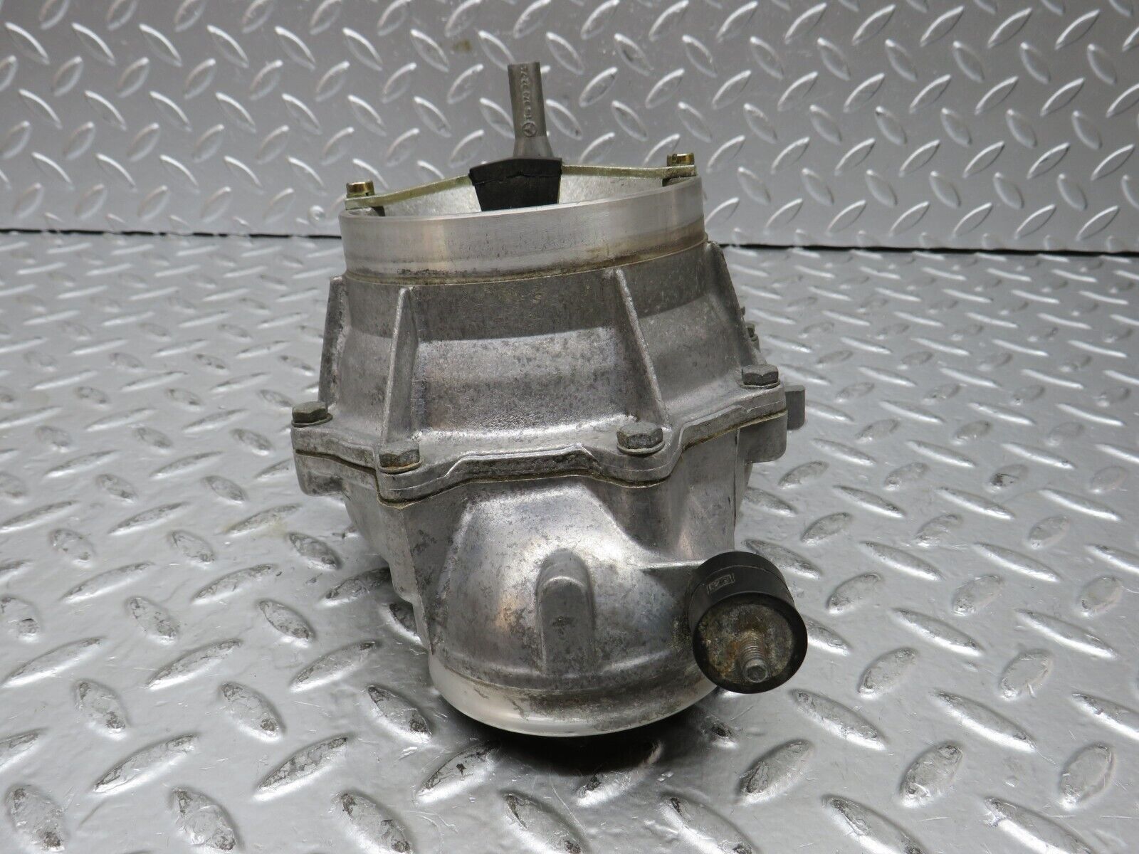 27382 Mercedes-Benz W123 280E Air Flow Mass Meter Sensor Bosch 0438120115