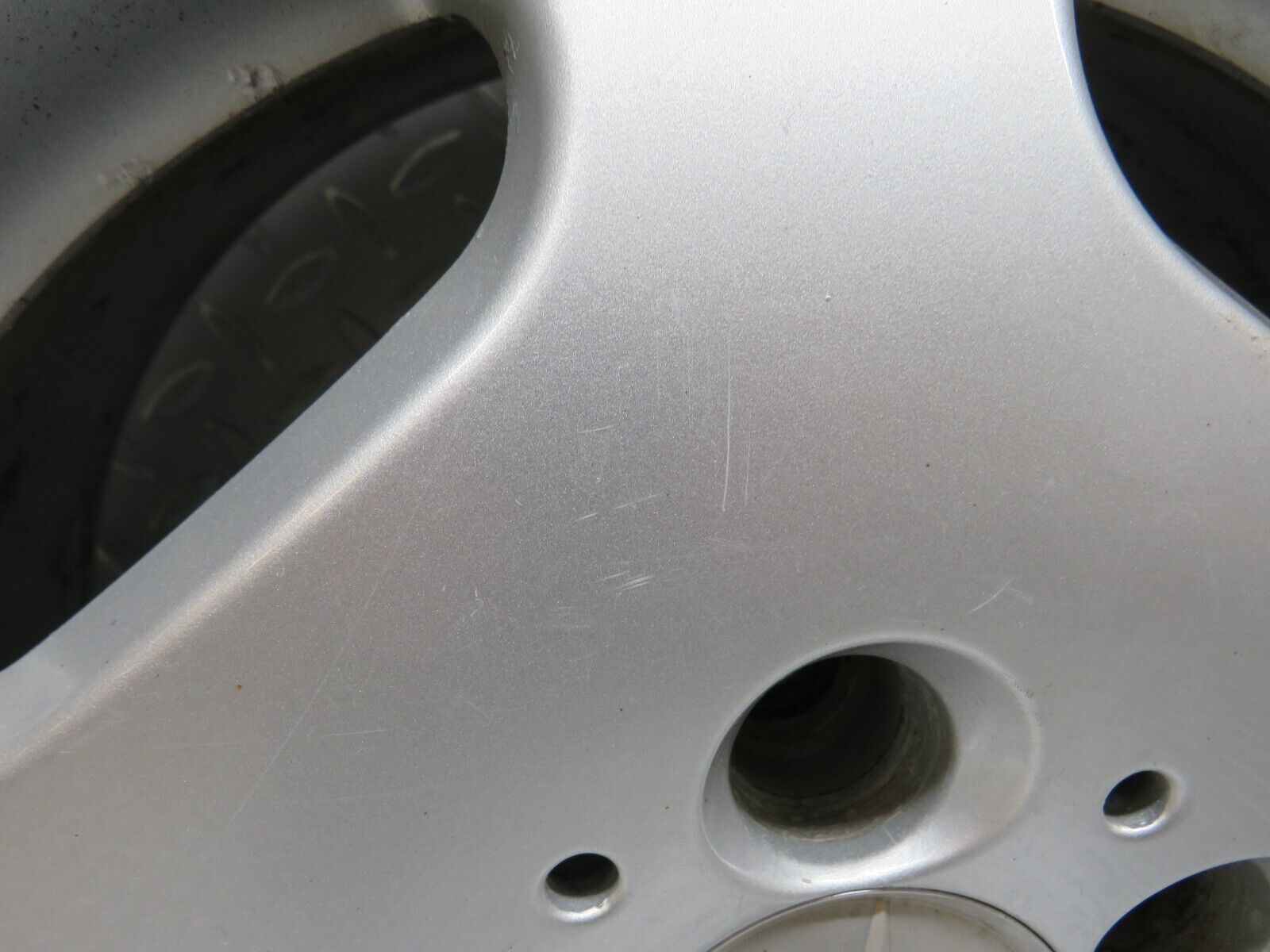 38188 Mercedes-Benz A124 Alloy Wheel 7Jx15H2 ET37 KBA44301