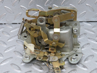 27951 Mercedes-Benz W123 280E Front Right Door Lock Mechanism