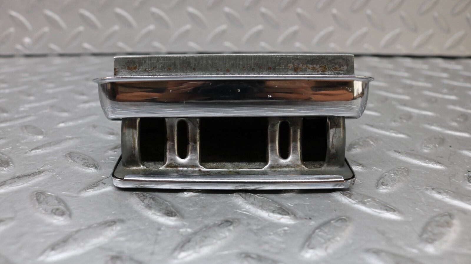 37256 Mercedes-Benz W109 300SEL Rear Door Ashtray Blue