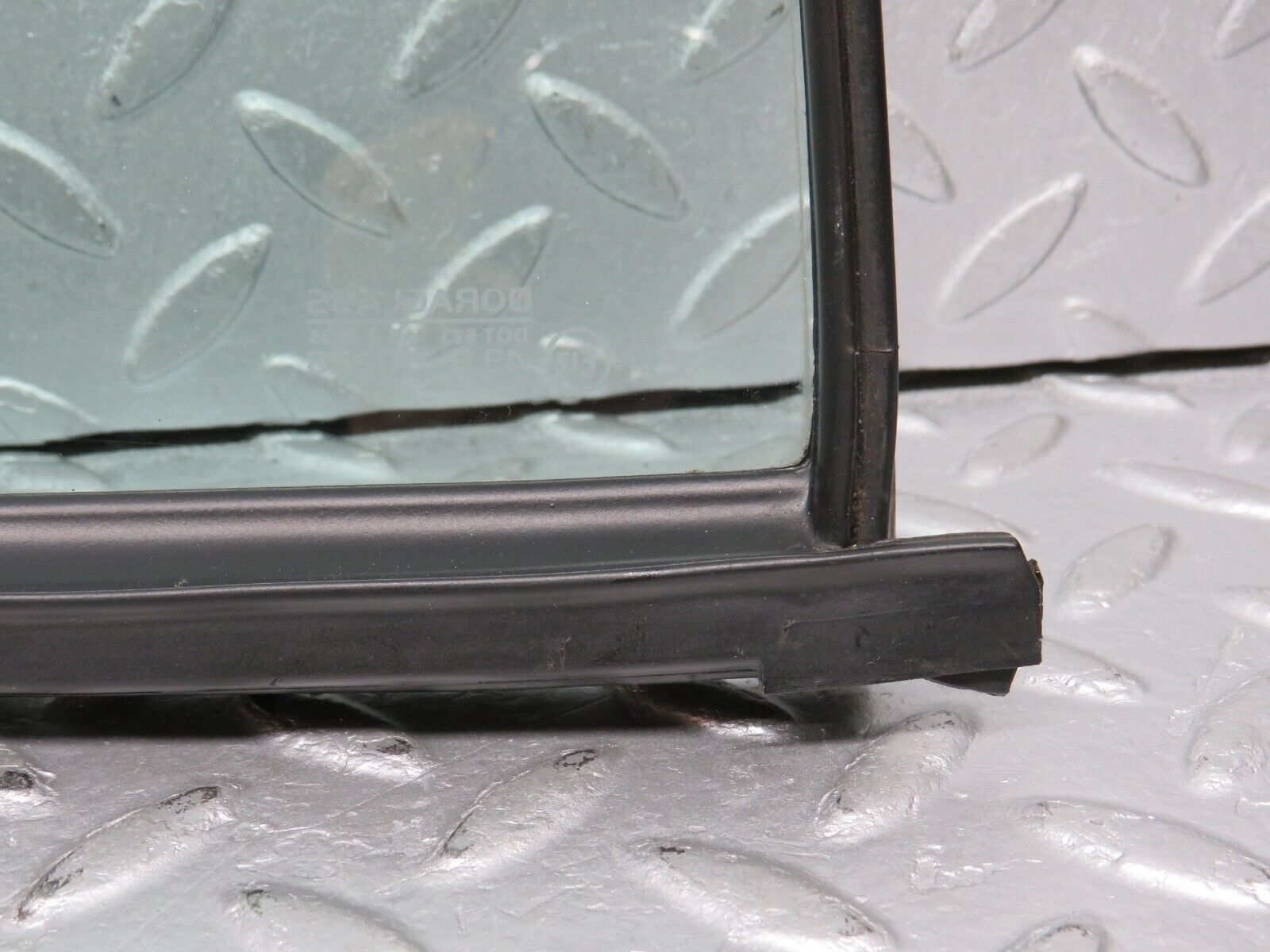 39067 Mercedes-Benz W201 190E 2.6L Rear Left Quarter Window Glass 2017350524